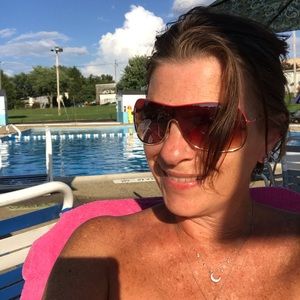 Meet your Posher, Christine